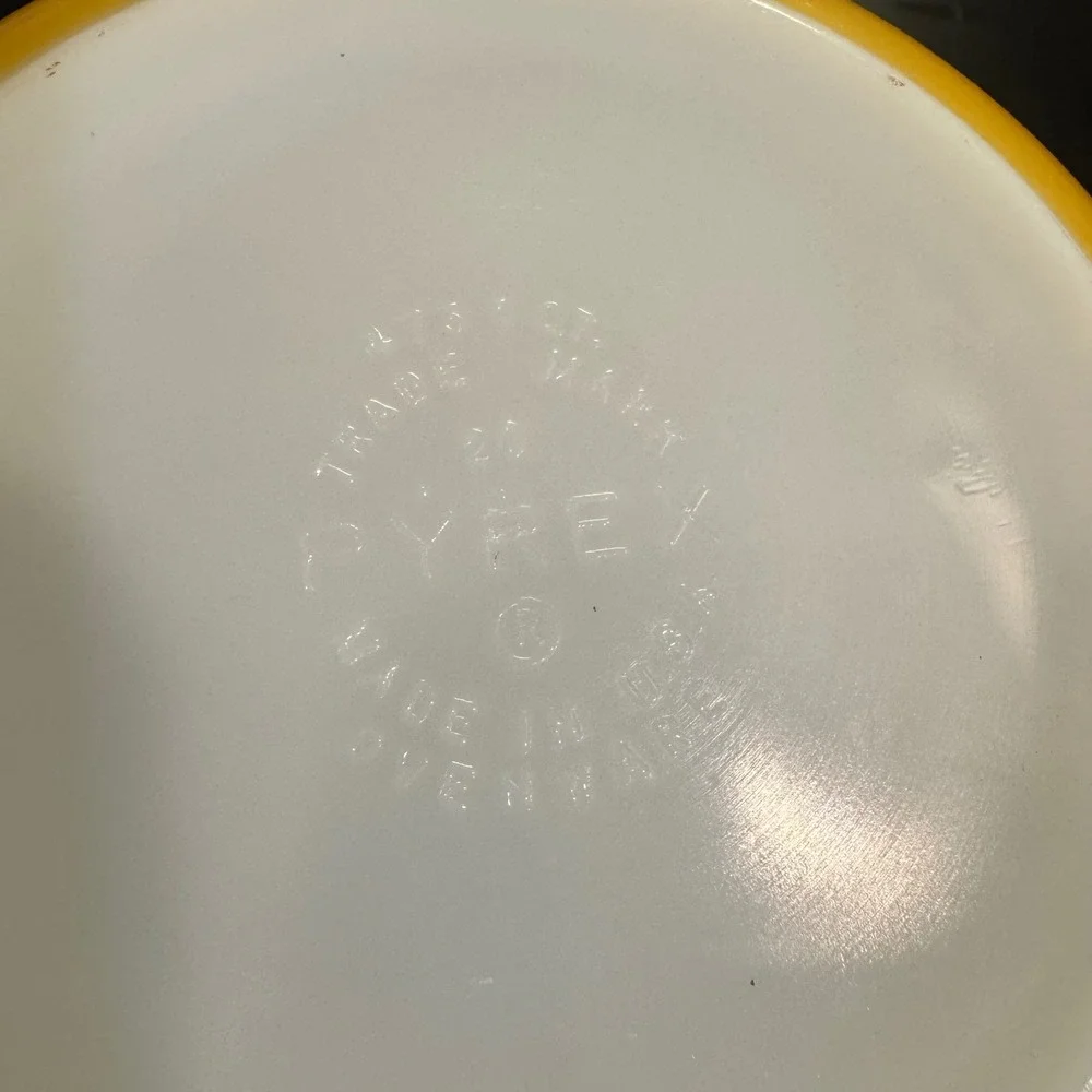 Pyrex Cinderella Mixing Bowl 1.5 Pt Yellow Butterfly Gold 441 Vintage MCM